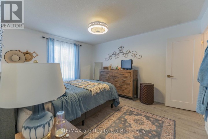 Photo 18 at 6 Camdon Court, Tillsonburg