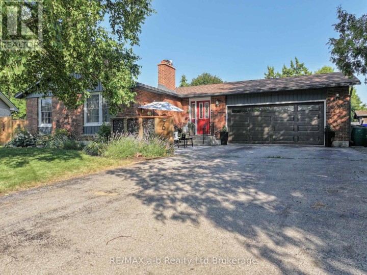 Photo 2 at 6 Camdon Court, Tillsonburg