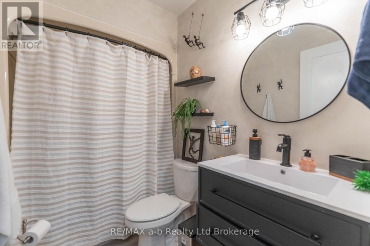 Photo 24 at 6 Camdon Court, Tillsonburg