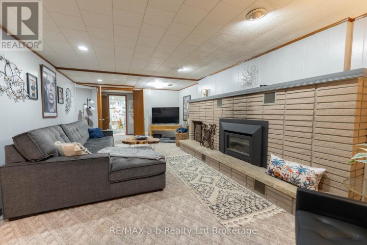 Photo 25 at 6 Camdon Court, Tillsonburg