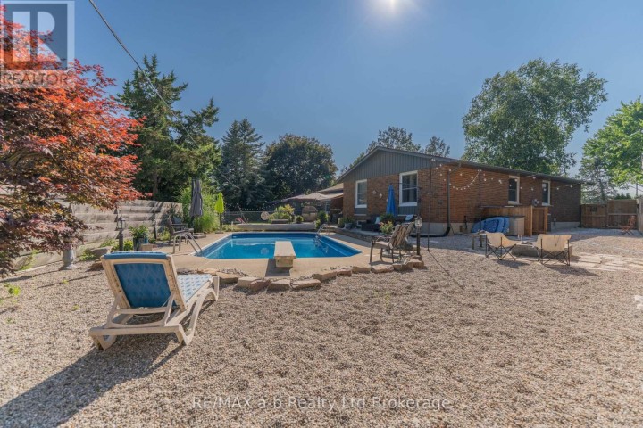 Photo 36 at 6 Camdon Court, Tillsonburg