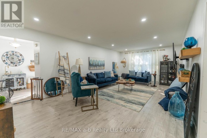 Photo 6 at 6 Camdon Court, Tillsonburg