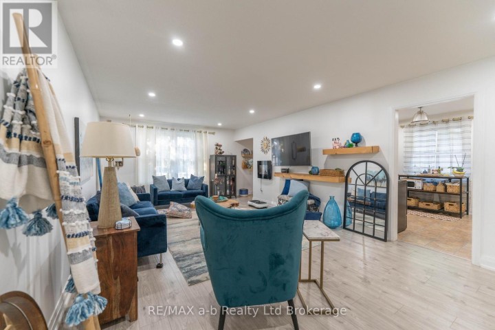 Photo 7 at 6 Camdon Court, Tillsonburg