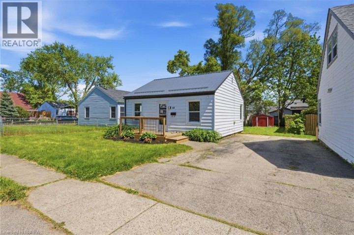 Photo 3 at 48 Seventh Avenue, Eagle Place East, Brantford