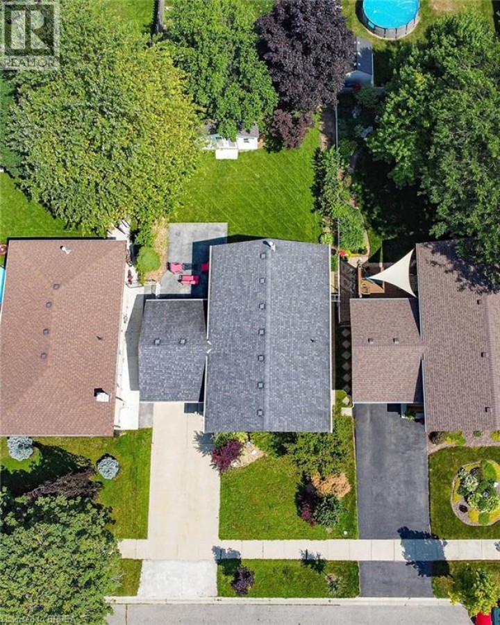 Photo 4 at 10 Latzer Crescent, Myrtleville South, Brantford