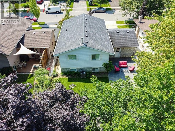 Photo 5 at 10 Latzer Crescent, Myrtleville South, Brantford