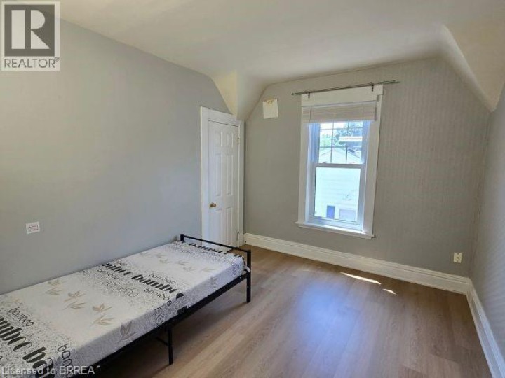 Photo 13 at 196 Wellington Street, East Ward, Brantford