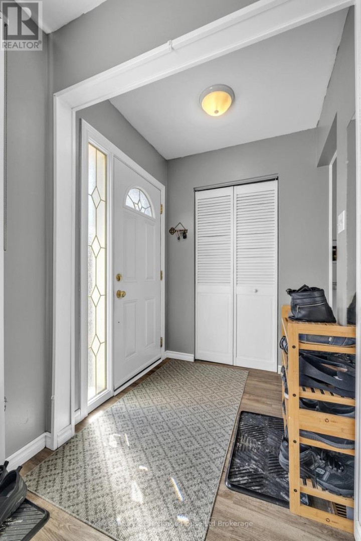 Photo 4 at 33 Inverness Street, Brantford