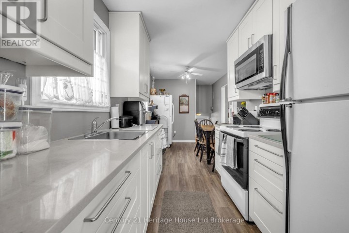 Photo 5 at 33 Inverness Street, Brantford