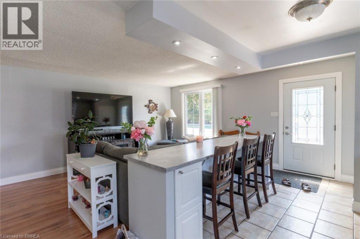 Photo 17 at 12 Ponytrail Drive, Lynden Hills, Brantford