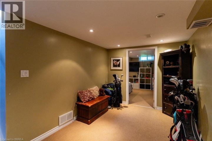 Photo 34 at 12 Ponytrail Drive, Lynden Hills, Brantford