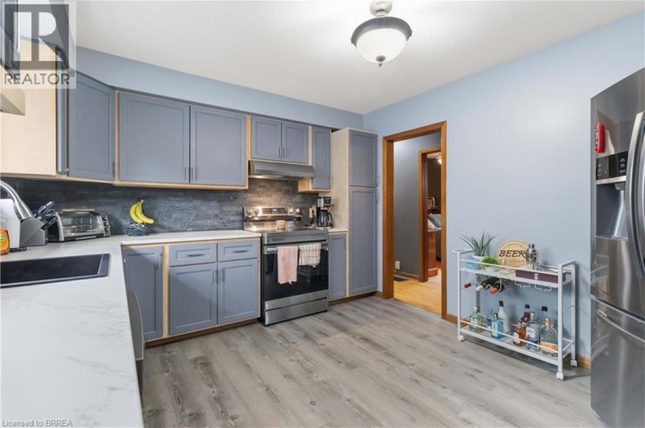 Photo 11 at 398 Sheridan Street, Echo Place, Brantford