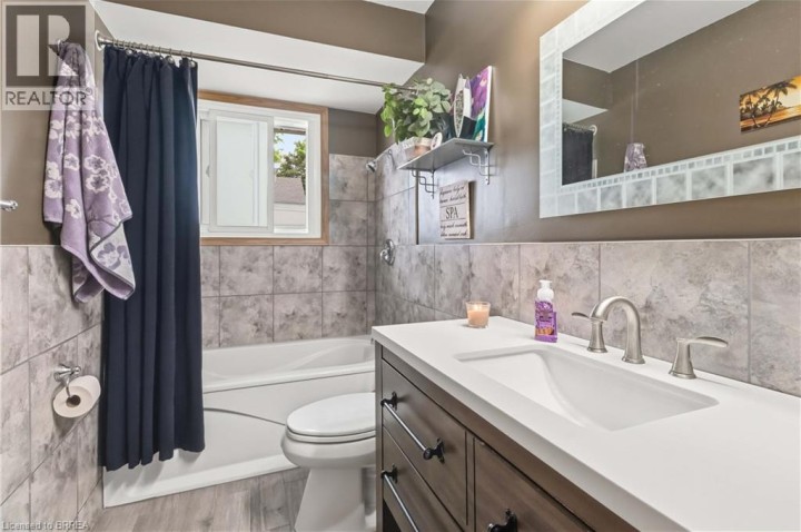 Photo 16 at 398 Sheridan Street, Echo Place, Brantford
