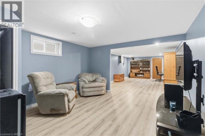 Photo 17 at 398 Sheridan Street, Echo Place, Brantford