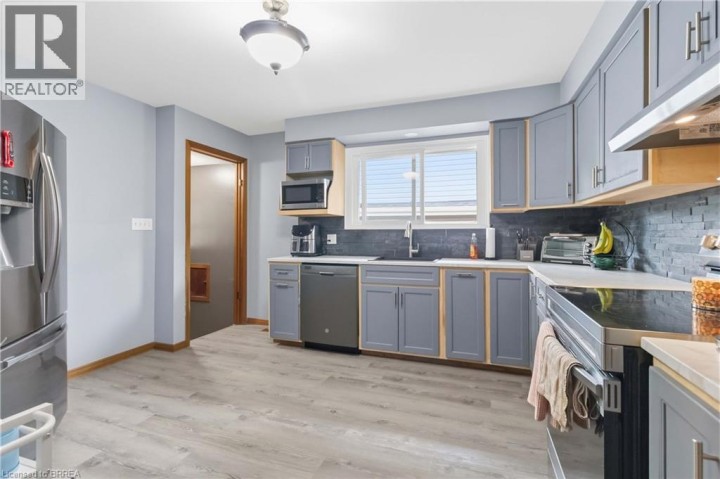 Photo 9 at 398 Sheridan Street, Echo Place, Brantford