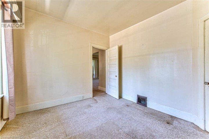 Photo 10 at 11 Hamilton Avenue, Echo Place, Brantford
