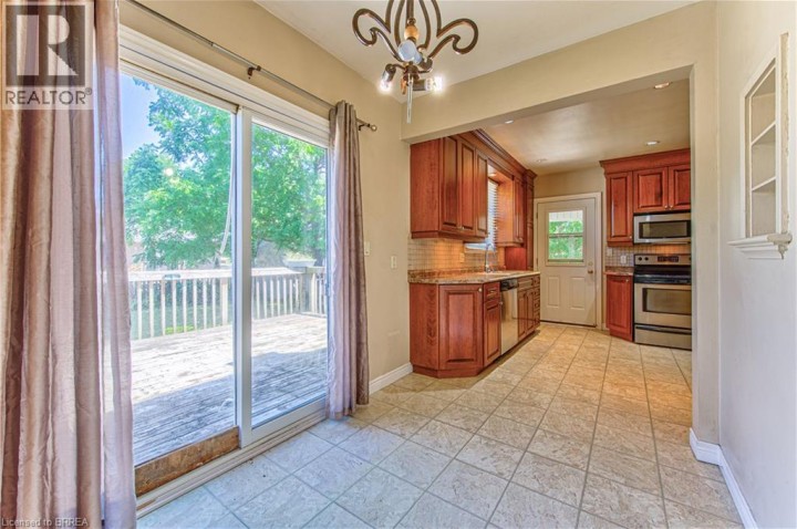 Photo 19 at 11 Hamilton Avenue, Echo Place, Brantford