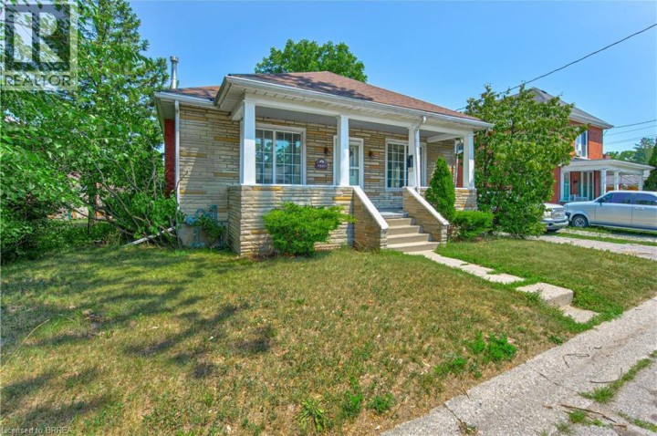 Photo 2 at 11 Hamilton Avenue, Echo Place, Brantford