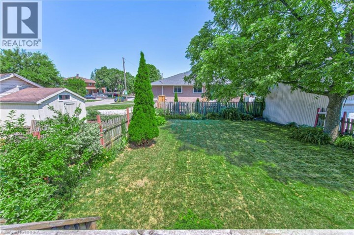 Photo 24 at 11 Hamilton Avenue, Echo Place, Brantford