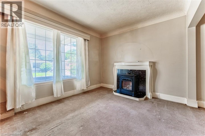 Photo 8 at 11 Hamilton Avenue, Echo Place, Brantford