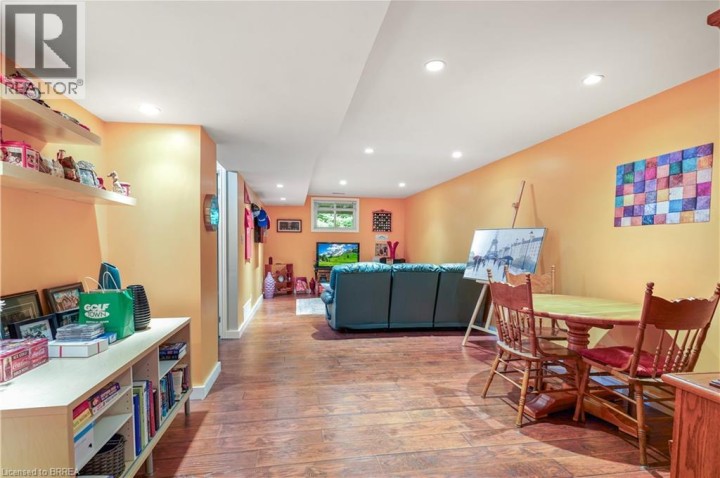 Photo 28 at 11 - 1 Buchanan Crescent, Lynden Hills, Brantford