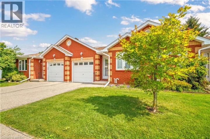 Photo 3 at 11 - 1 Buchanan Crescent, Lynden Hills, Brantford