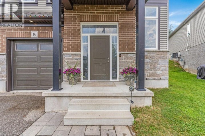 Photo 5 at 16 Brookfield Court, Ingersoll - South, Ingersoll