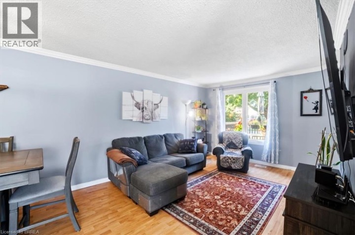 Photo 12 at 16 Palomino Drive, Lynden Hills, Brantford