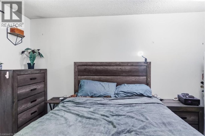 Photo 23 at 16 Palomino Drive, Lynden Hills, Brantford