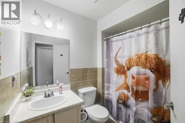 Photo 22 at 16 Palomino Drive, Lynden Hills, Brantford
