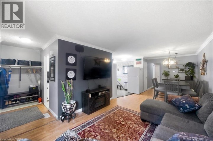 Photo 13 at 16 Palomino Drive, Lynden Hills, Brantford