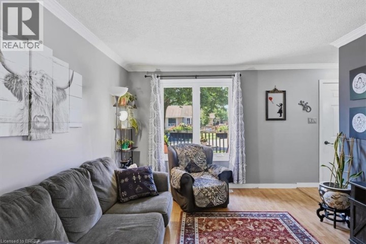 Photo 10 at 16 Palomino Drive, Lynden Hills, Brantford