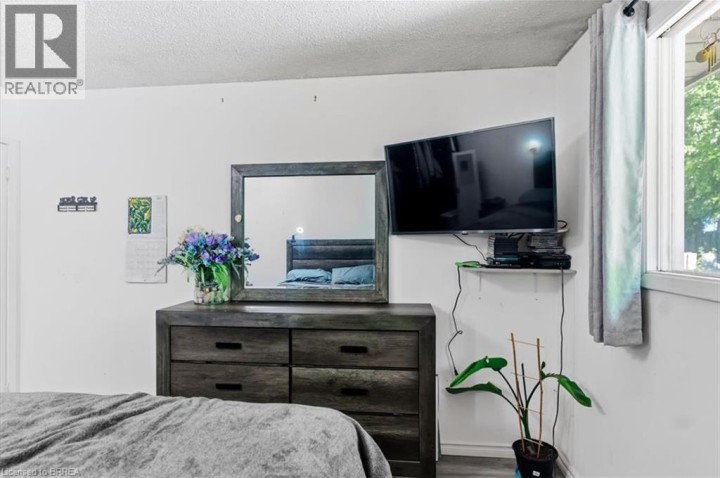 Photo 25 at 16 Palomino Drive, Lynden Hills, Brantford