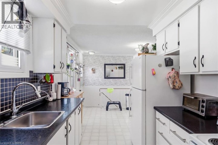 Photo 19 at 16 Palomino Drive, Lynden Hills, Brantford