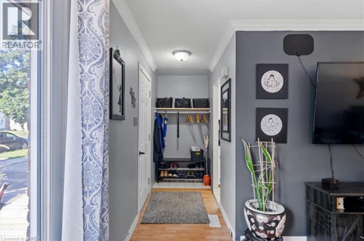 Photo 9 at 16 Palomino Drive, Lynden Hills, Brantford