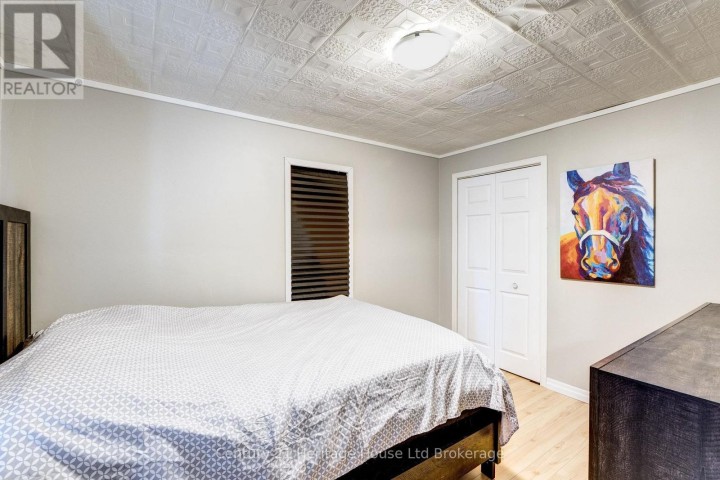 Photo 35 at 11 W Wood Street, Brownsville, South-West Oxford