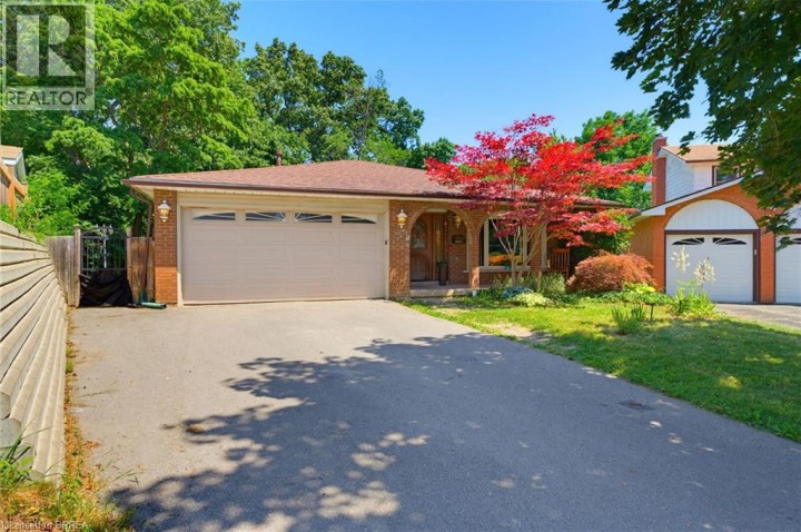 Photo 2 at 5 Keeler Place, Echo Place, Brantford