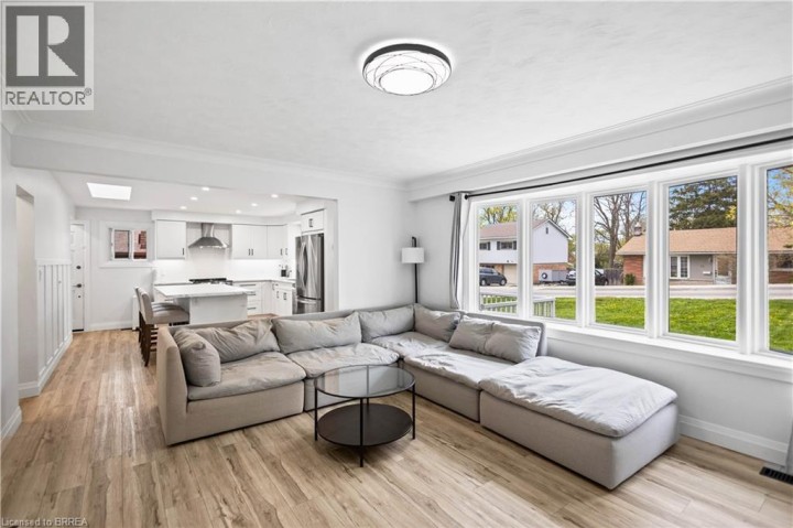 Photo 8 at 87 St Paul Avenue, Holmedale, Brantford
