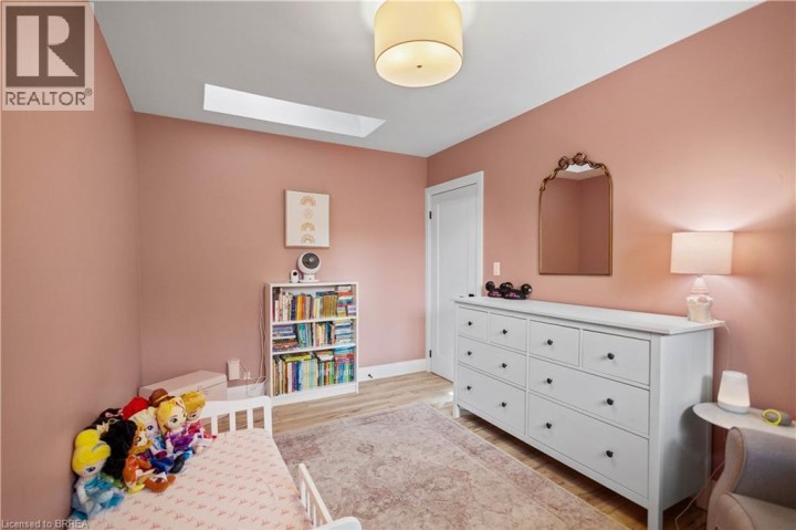 Photo 18 at 87 St Paul Avenue, Holmedale, Brantford