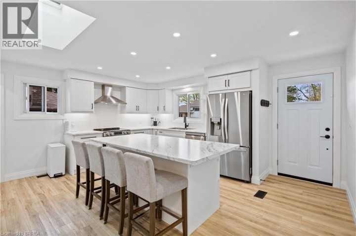 Photo 11 at 87 St Paul Avenue, Holmedale, Brantford
