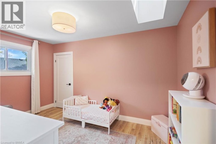 Photo 17 at 87 St Paul Avenue, Holmedale, Brantford