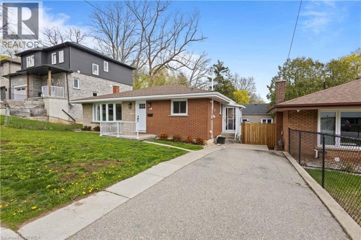 Photo 3 at 87 St Paul Avenue, Holmedale, Brantford