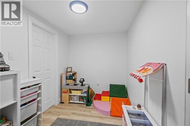 Photo 28 at 87 St Paul Avenue, Holmedale, Brantford