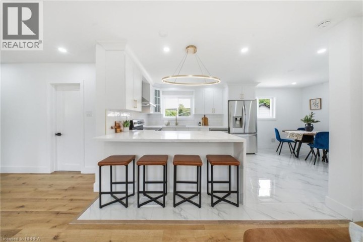 Photo 11 at 92 Fairview Drive, Fairview / Greenbrier, Brantford