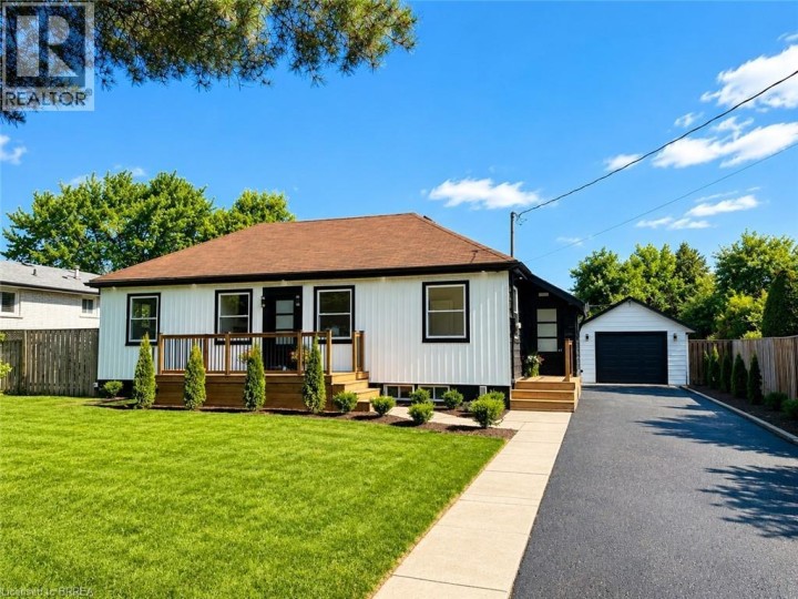 Photo 2 at 92 Fairview Drive, Fairview / Greenbrier, Brantford