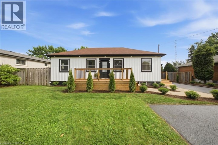 Photo 3 at 92 Fairview Drive, Fairview / Greenbrier, Brantford
