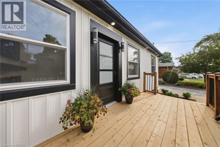 Photo 6 at 92 Fairview Drive, Fairview / Greenbrier, Brantford
