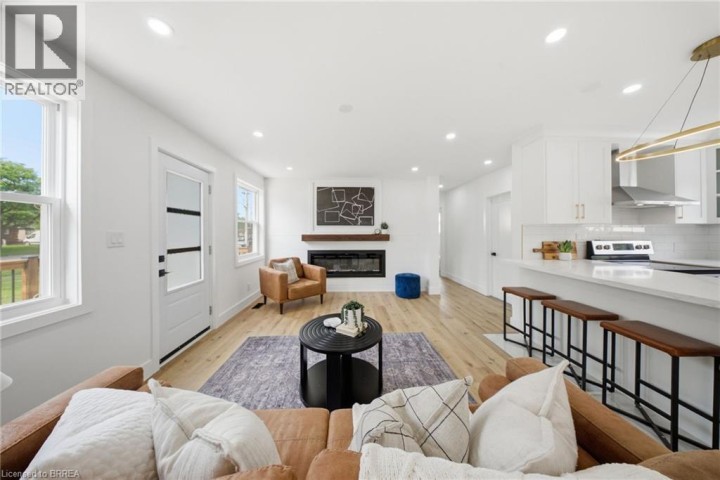Photo 7 at 92 Fairview Drive, Fairview / Greenbrier, Brantford