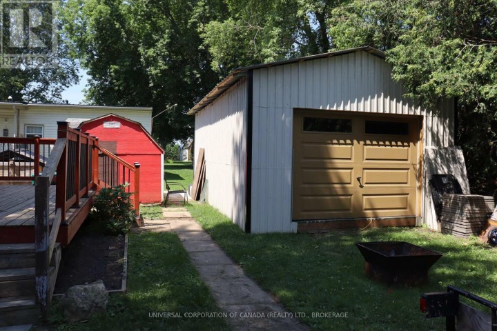 Photo 17 at 7 E Maple St Street, Brownsville, South-West Oxford