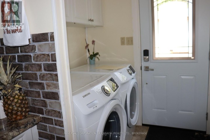 Photo 5 at 7 E Maple St Street, Brownsville, South-West Oxford